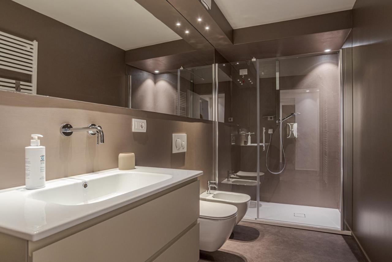 Suite Del Duomo - By Myhomeincomo Exteriör bild