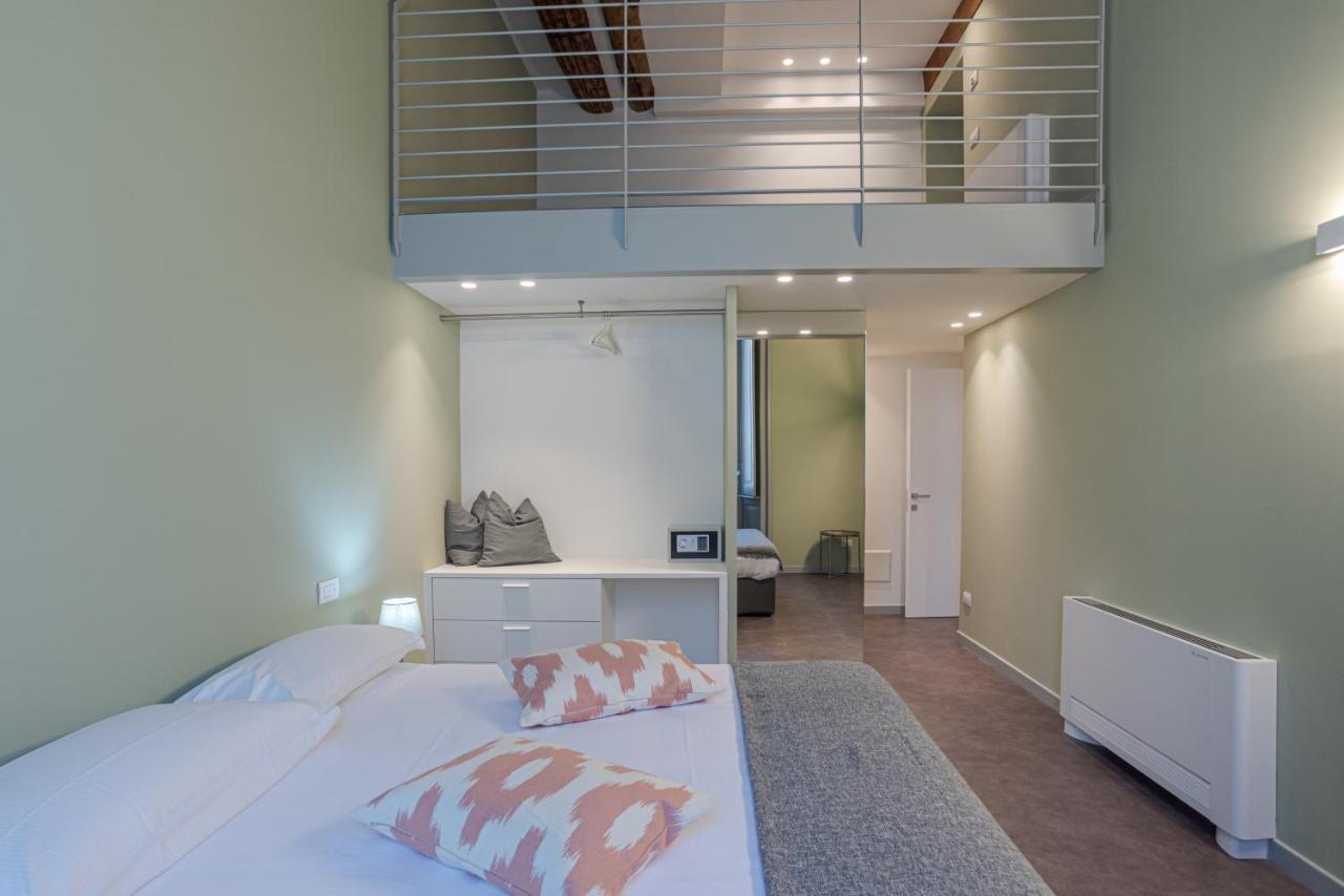 Suite Del Duomo - By Myhomeincomo Exteriör bild