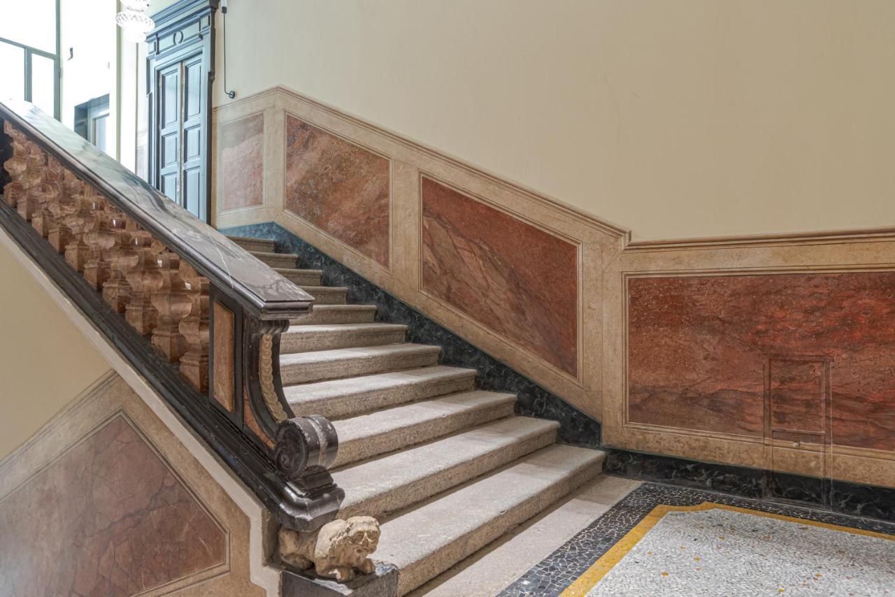 Suite Del Duomo - By Myhomeincomo Exteriör bild